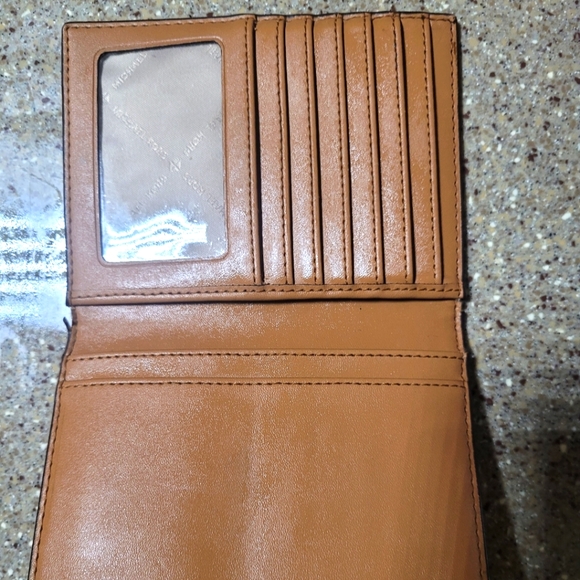 Michael Kors Logo Passport Case/Wallet - Picture 3 of 5